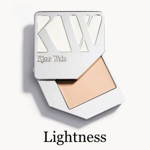 Kjaer Weis Cream Foundation in LIGHTNESS